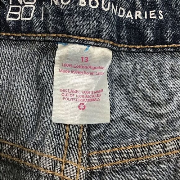 NO BOUNDARIES Denim High Rise Straight Leg Distressed Jean New Size 13 - Picture 5 of 9